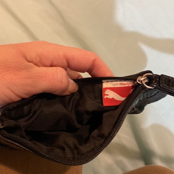 NWOT - Grey & Black Puma Wristlet - Picture 2 of 10